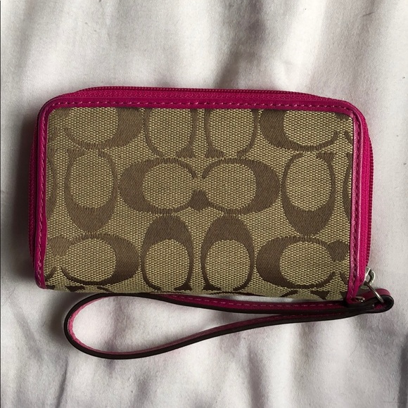 coach wristlet - Picture 2 of 3